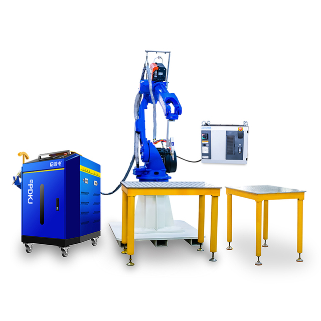 Stazione di lavoro per saldatura laser a fibra integrata con robot