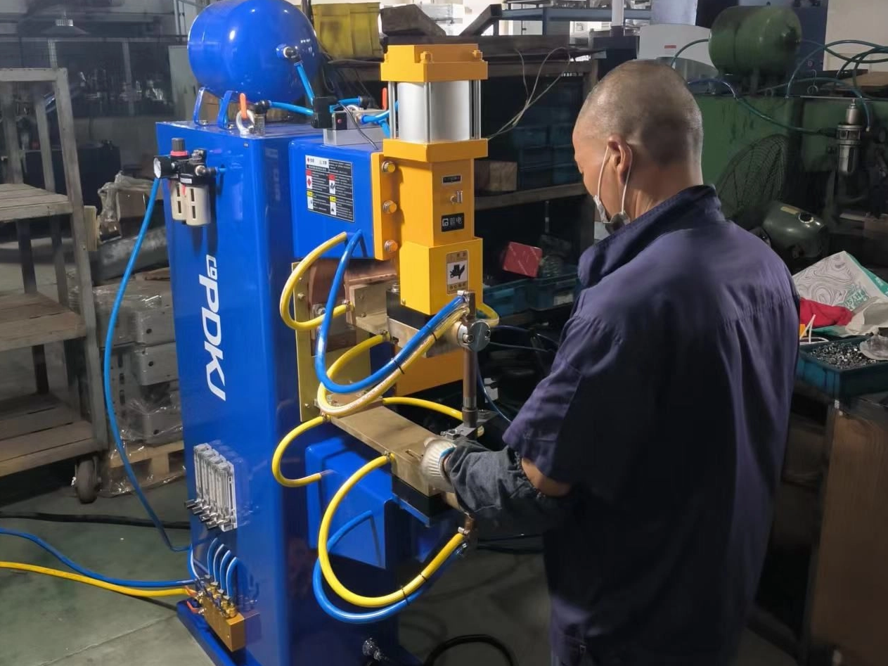Adatto per la saldatura a punti convessi da 1-3 mm di parti automobilistiche