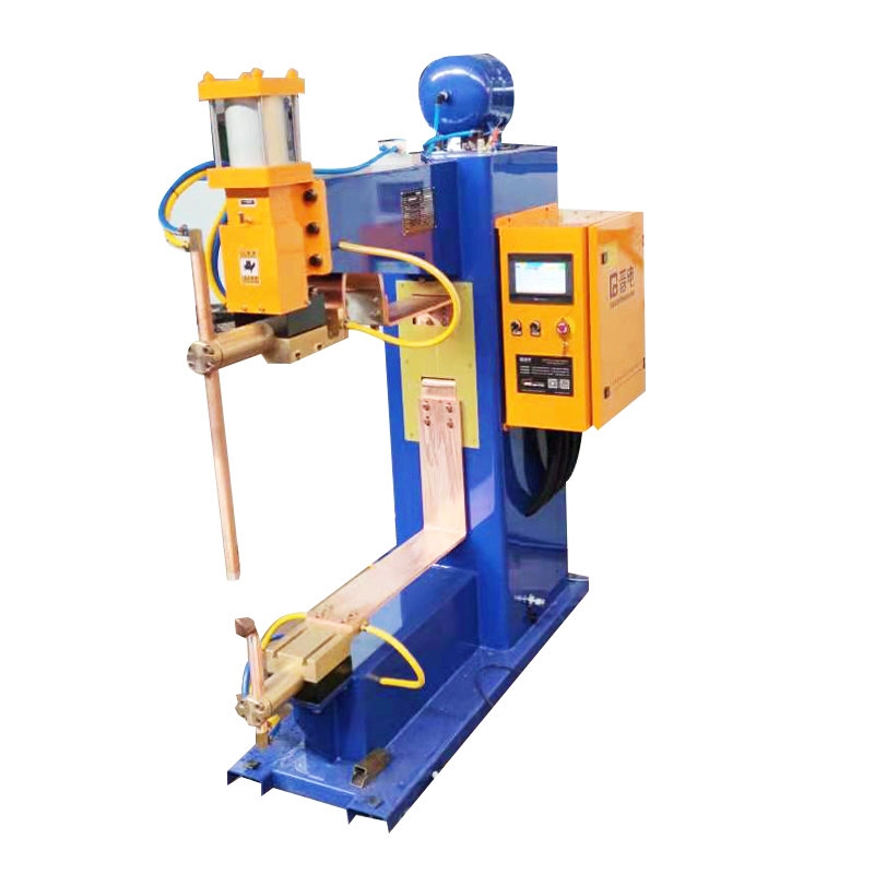 Soluzione di saldatura a punti a profondità elevata per strutture e involucri metallici di grandi dimensioni