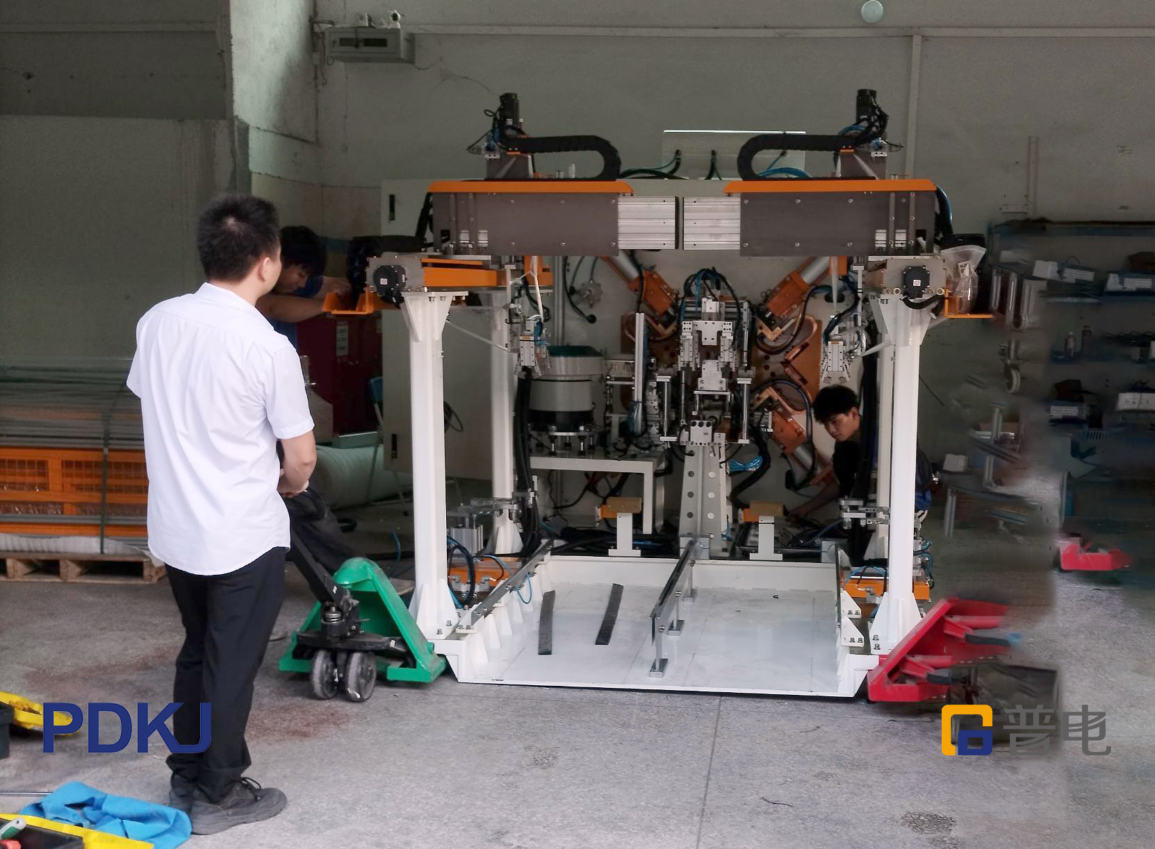 Attrezzature per la saldatura di componenti automobilistici