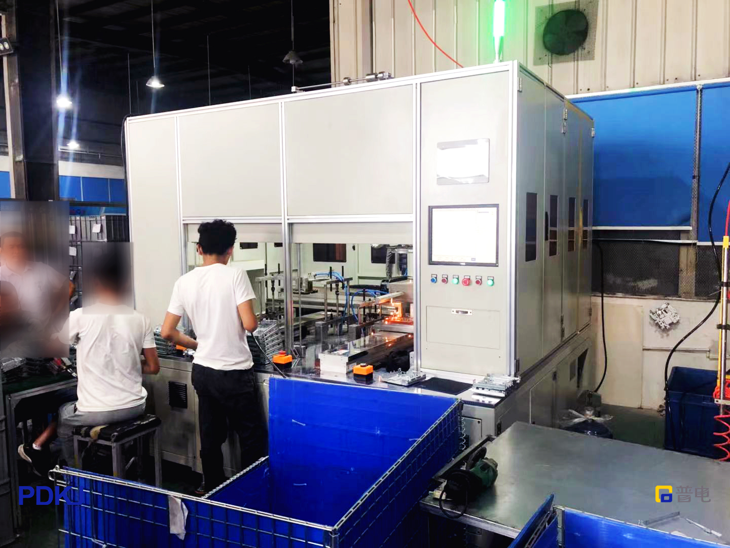 Saldatrice laser Galvo a doppia stazione
